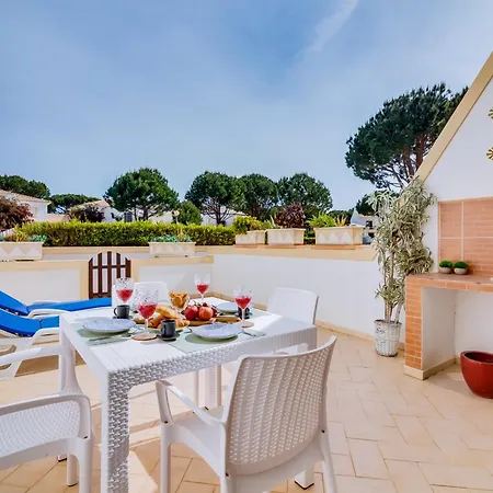 Βίλα Falesia Nature By The Portuguese Butler *